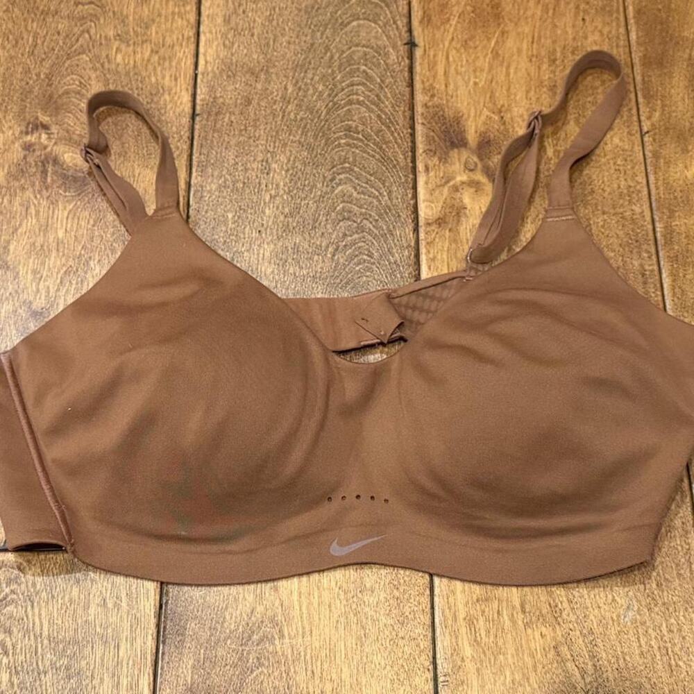 Nike Alate Minimalist Nude Sports Bra size Medium A-B